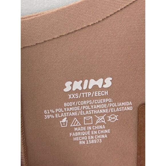NWT Skims Body Unlined Plunge Thong Bodysuit Clay Size XXS - Picture 6 of 6